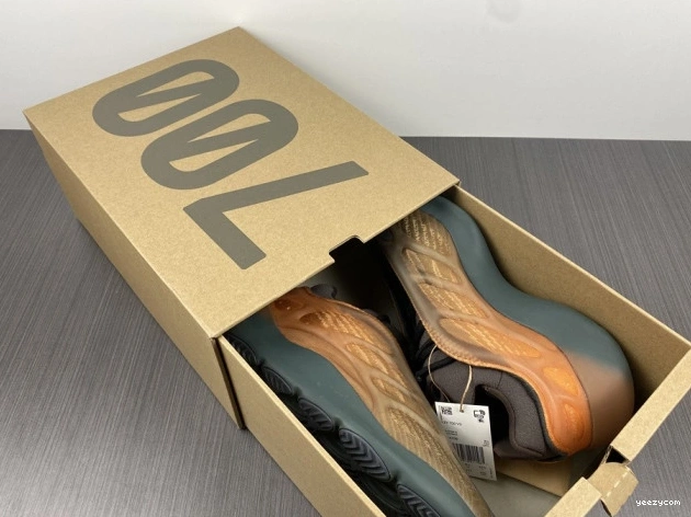 GY4109 Copfade V3 Adidas Yeezy 700 Boost 0818